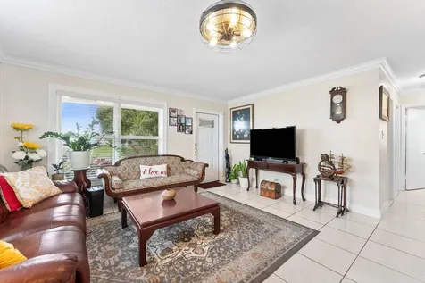 5713 NW 84th Terrace Tamarac FL 33321