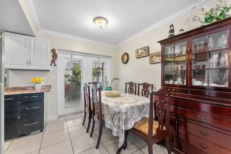 5713 NW 84th Terrace Tamarac FL 33321