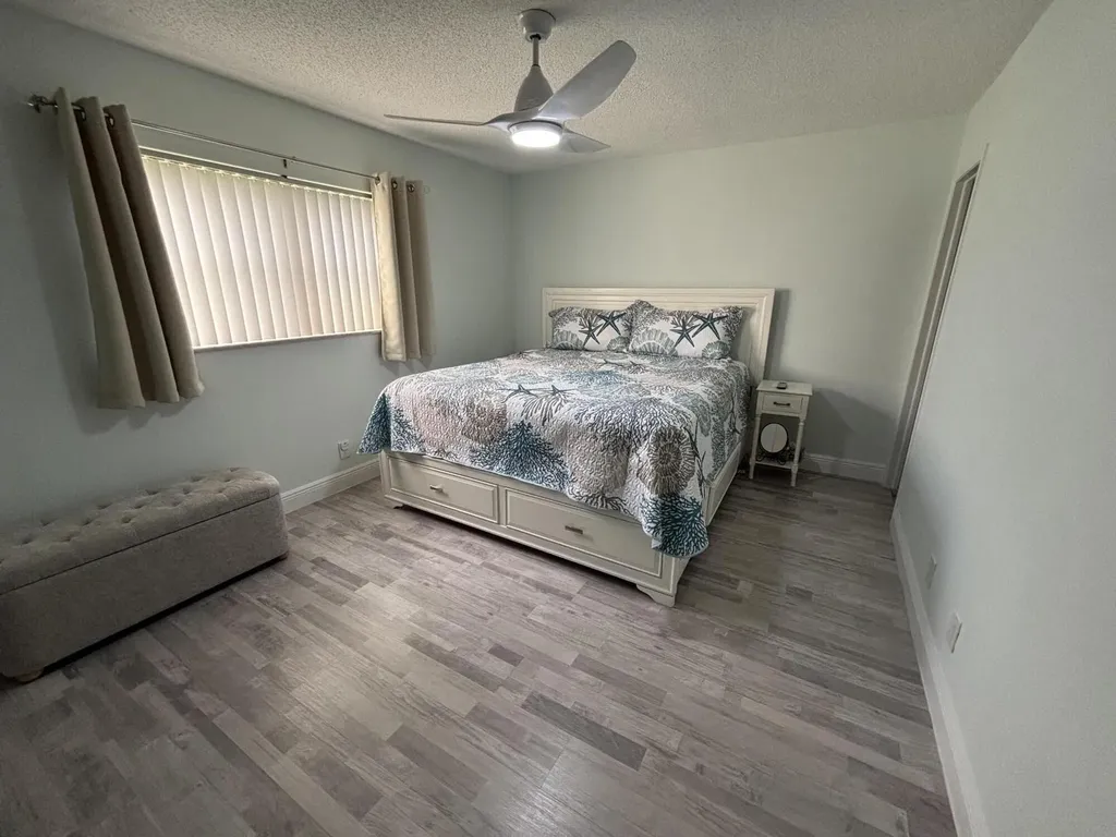 33 Abbey Lane Delray Beach FL 33446