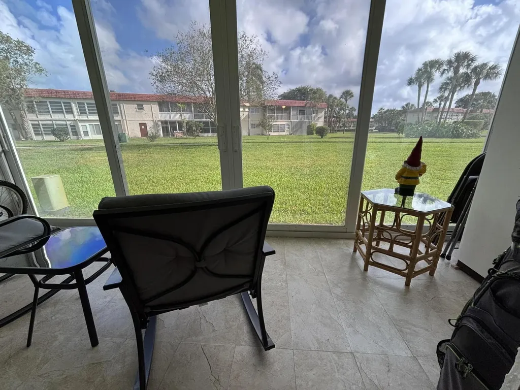 33 Abbey Lane Delray Beach FL 33446