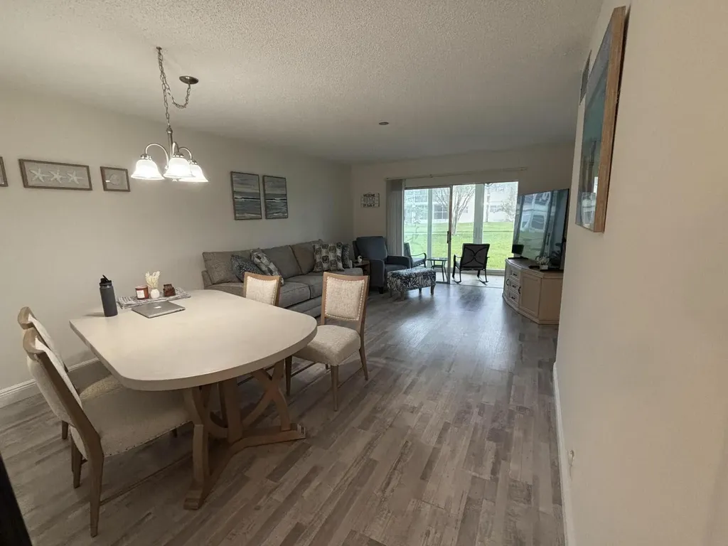 33 Abbey Lane Delray Beach FL 33446