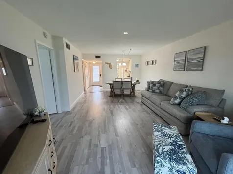 33 Abbey Lane Delray Beach FL 33446