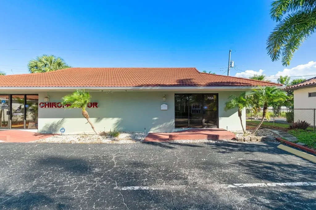 705 Park Avenue Lake Park FL 33403