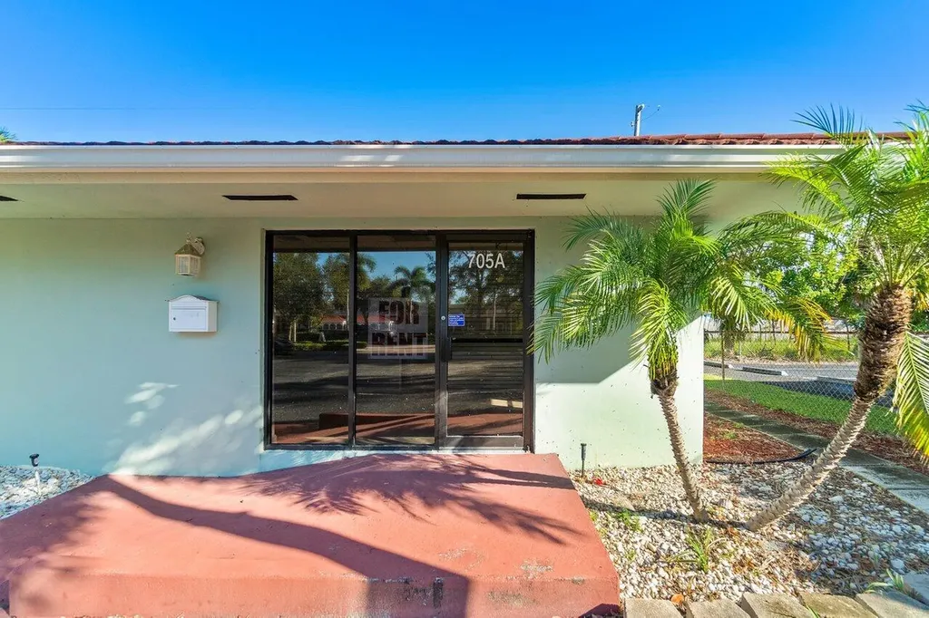 705 Park Avenue Lake Park FL 33403