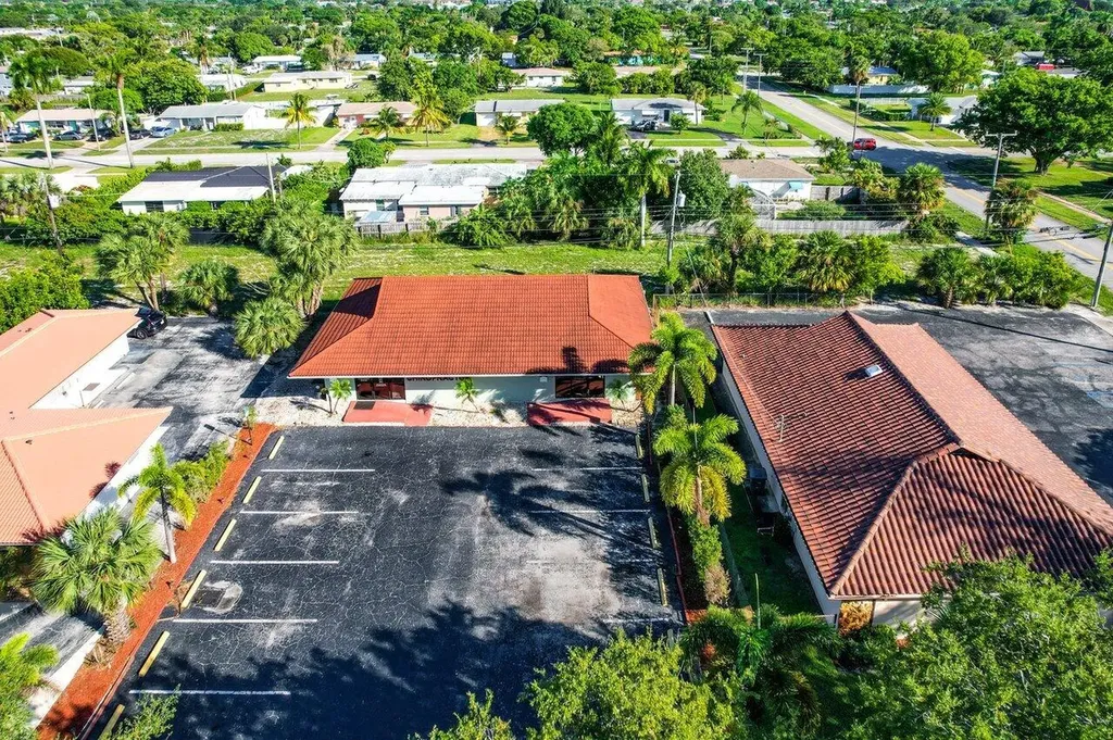 705 Park Avenue Lake Park FL 33403