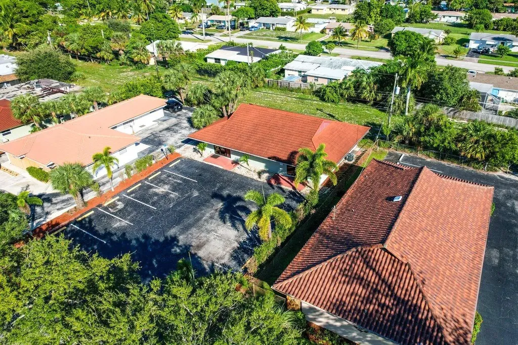 705 Park Avenue Lake Park FL 33403