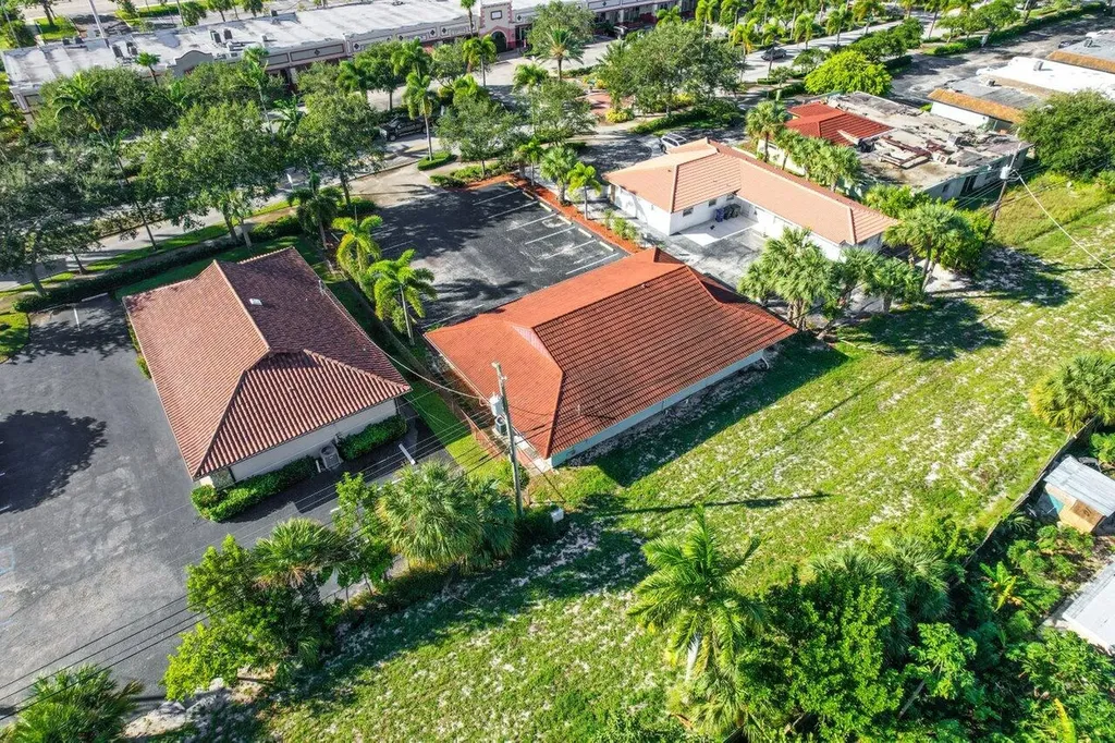 705 Park Avenue Lake Park FL 33403