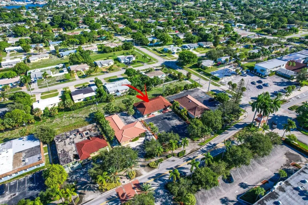 705 Park Avenue Lake Park FL 33403