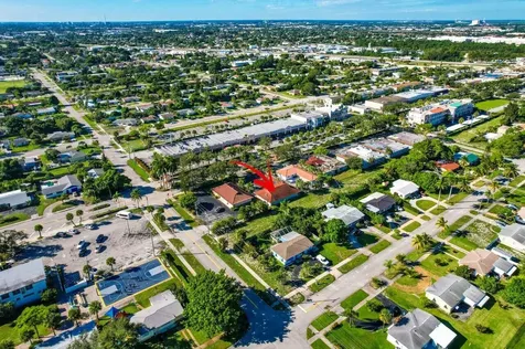 705 Park Avenue Lake Park FL 33403