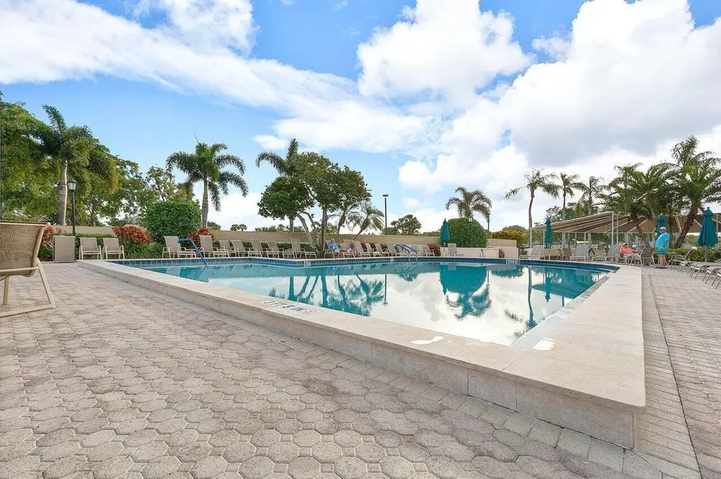 5120 Golfview Court Delray Beach FL 33484