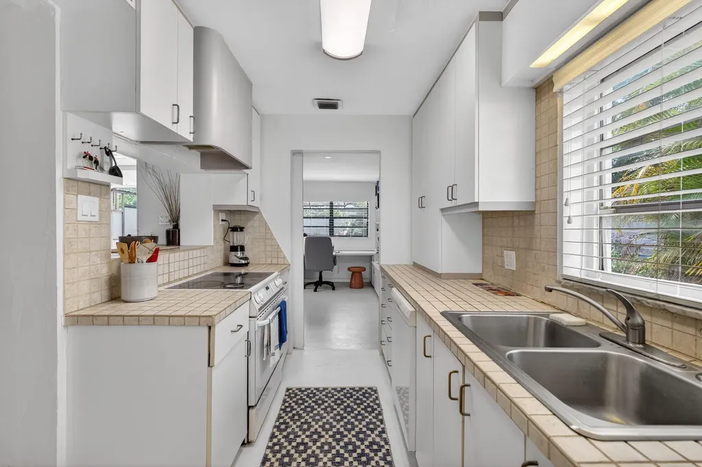 1720 SW 14th Street Fort Lauderdale FL 33312