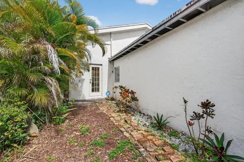 1720 SW 14th Street Fort Lauderdale FL 33312
