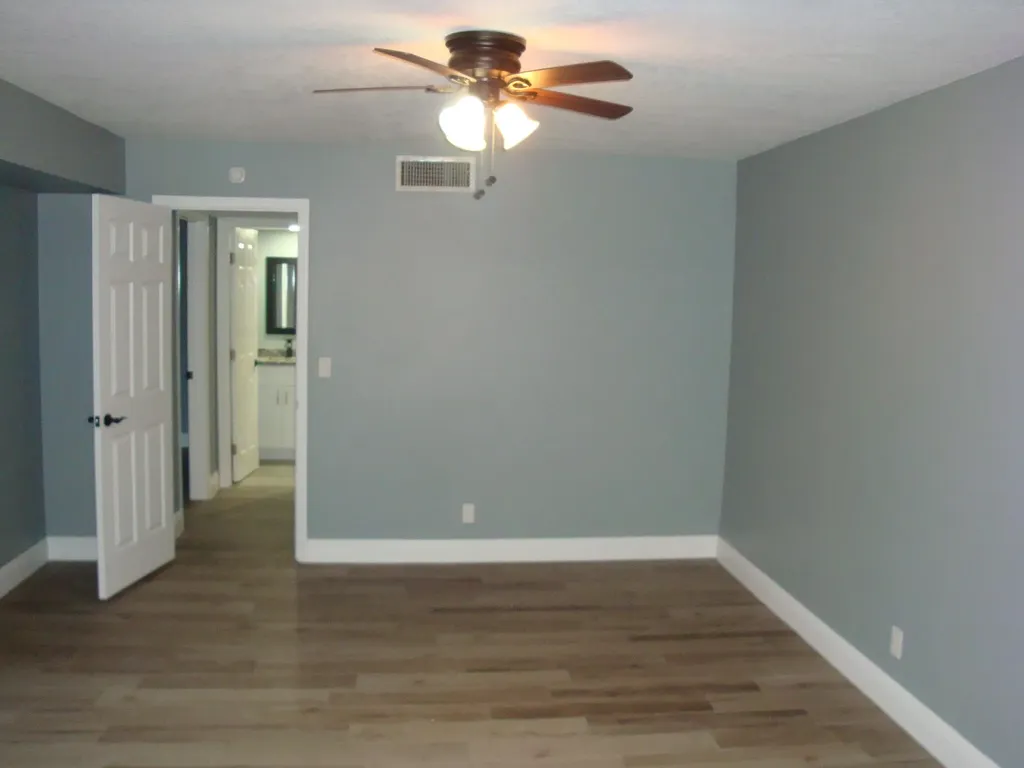 594 Springdale Circle Palm Springs FL 33461