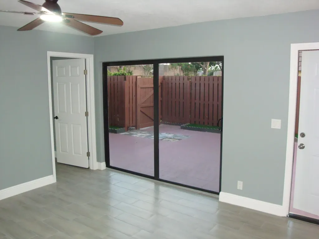 594 Springdale Circle Palm Springs FL 33461