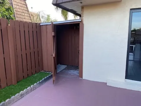 594 Springdale Circle Palm Springs FL 33461