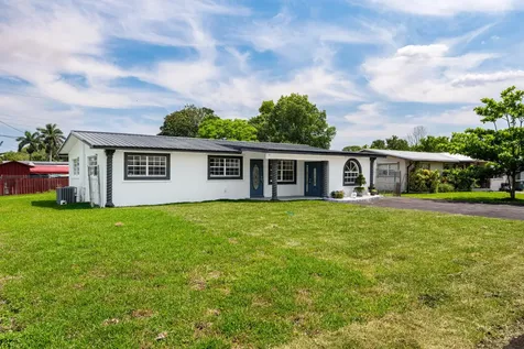933 SE 2nd Street Belle Glade FL 33430
