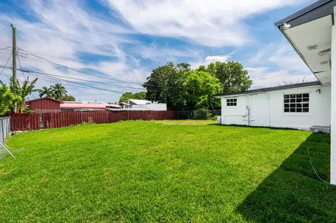 933 SE 2nd Street Belle Glade FL 33430