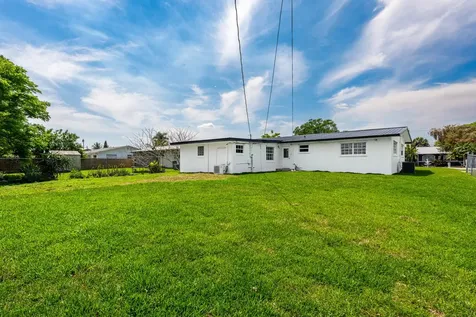 933 SE 2nd Street Belle Glade FL 33430