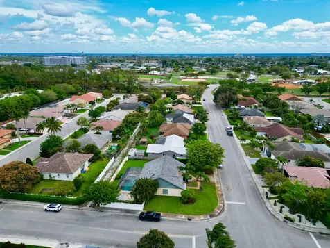 1740 22nd Avenue N Lake Worth Beach FL 33460