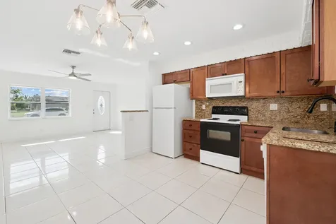 8107 NW 96th Avenue Tamarac FL 33321