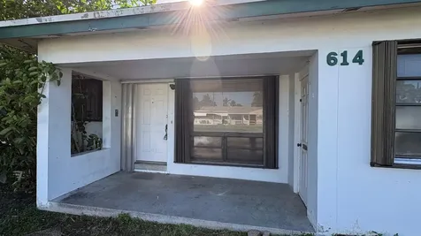 614 N 32nd Court Hollywood FL 33021