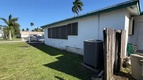 614 N 32nd Court Hollywood FL 33021