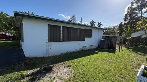 614 N 32nd Court Hollywood FL 33021