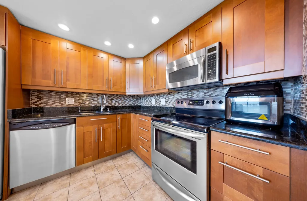 575 Oaks Lane Pompano Beach FL 33069