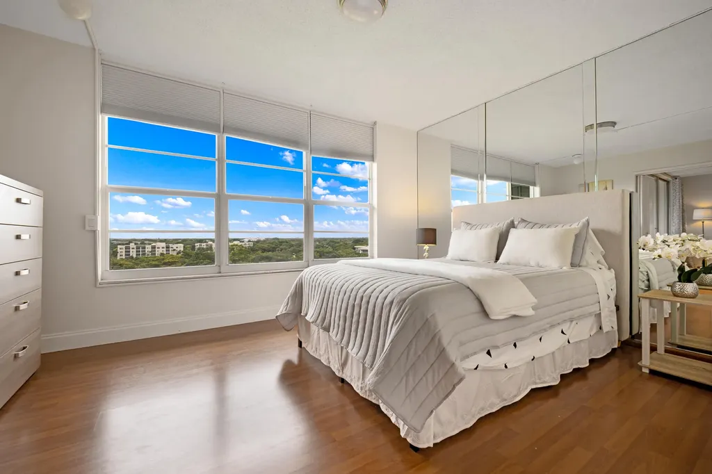 575 Oaks Lane Pompano Beach FL 33069