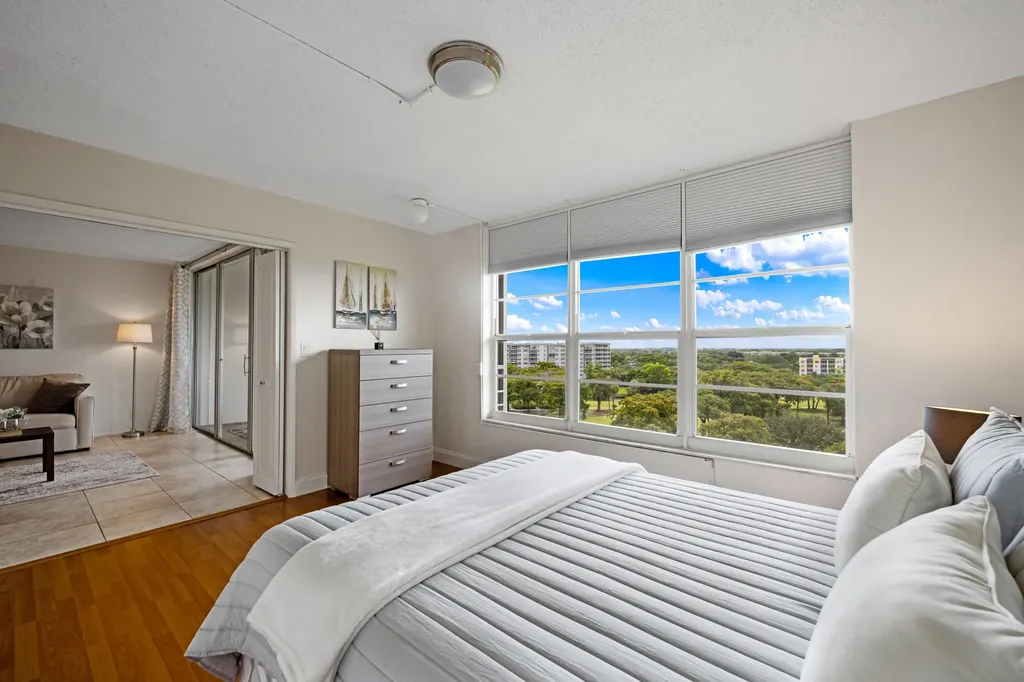 575 Oaks Lane Pompano Beach FL 33069