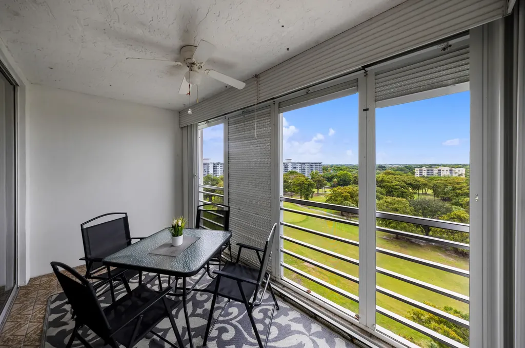 575 Oaks Lane Pompano Beach FL 33069