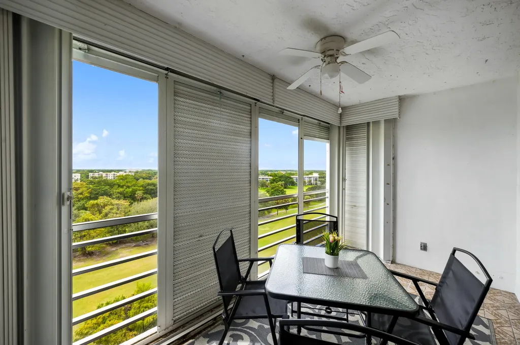 575 Oaks Lane Pompano Beach FL 33069