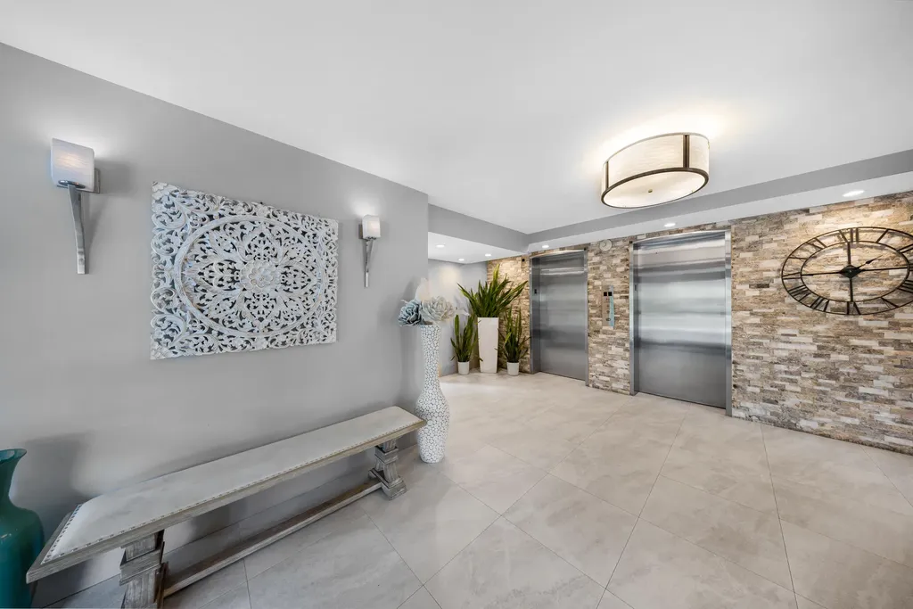575 Oaks Lane Pompano Beach FL 33069