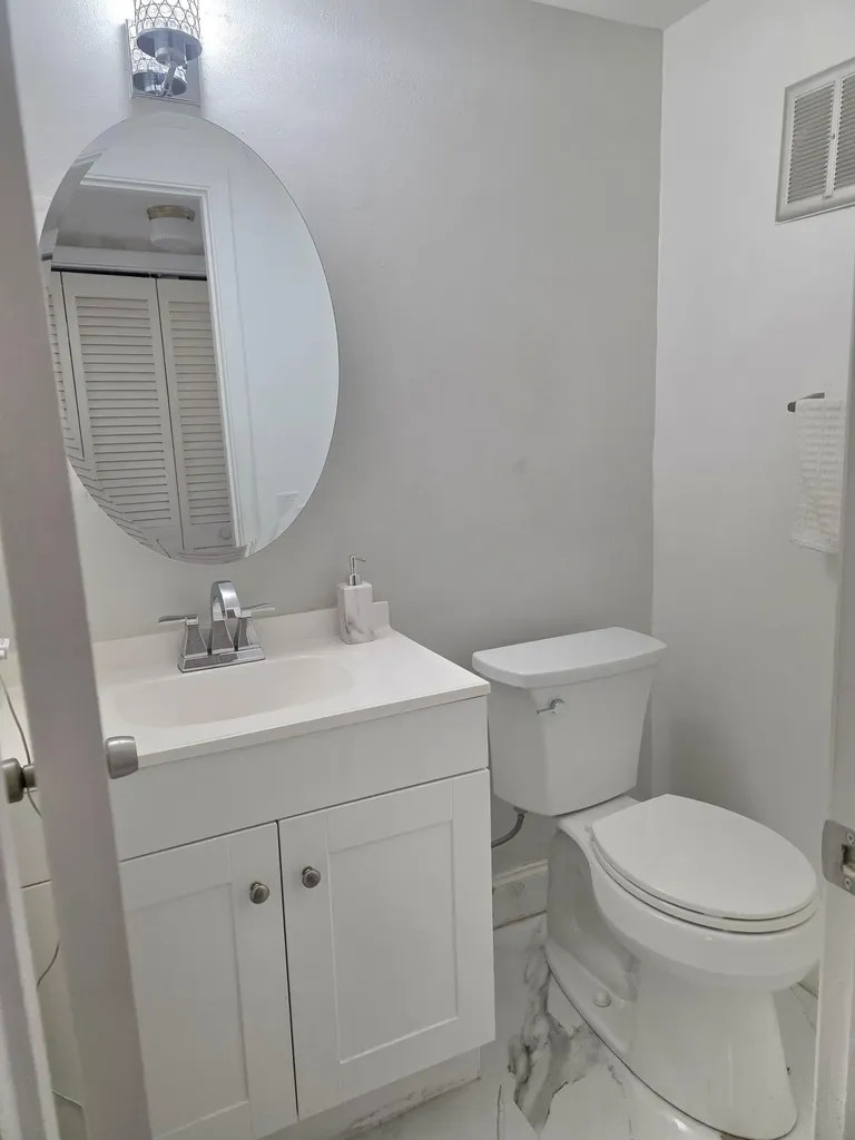 45 Easthampton B West Palm Beach FL 33417