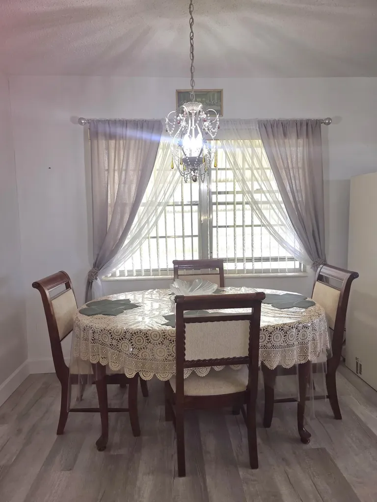 45 Easthampton B West Palm Beach FL 33417