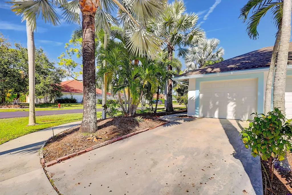1176 Staghorn Street Wellington FL 33414