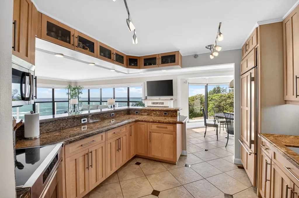 4605 S Ocean Boulevard Highland Beach FL 33487