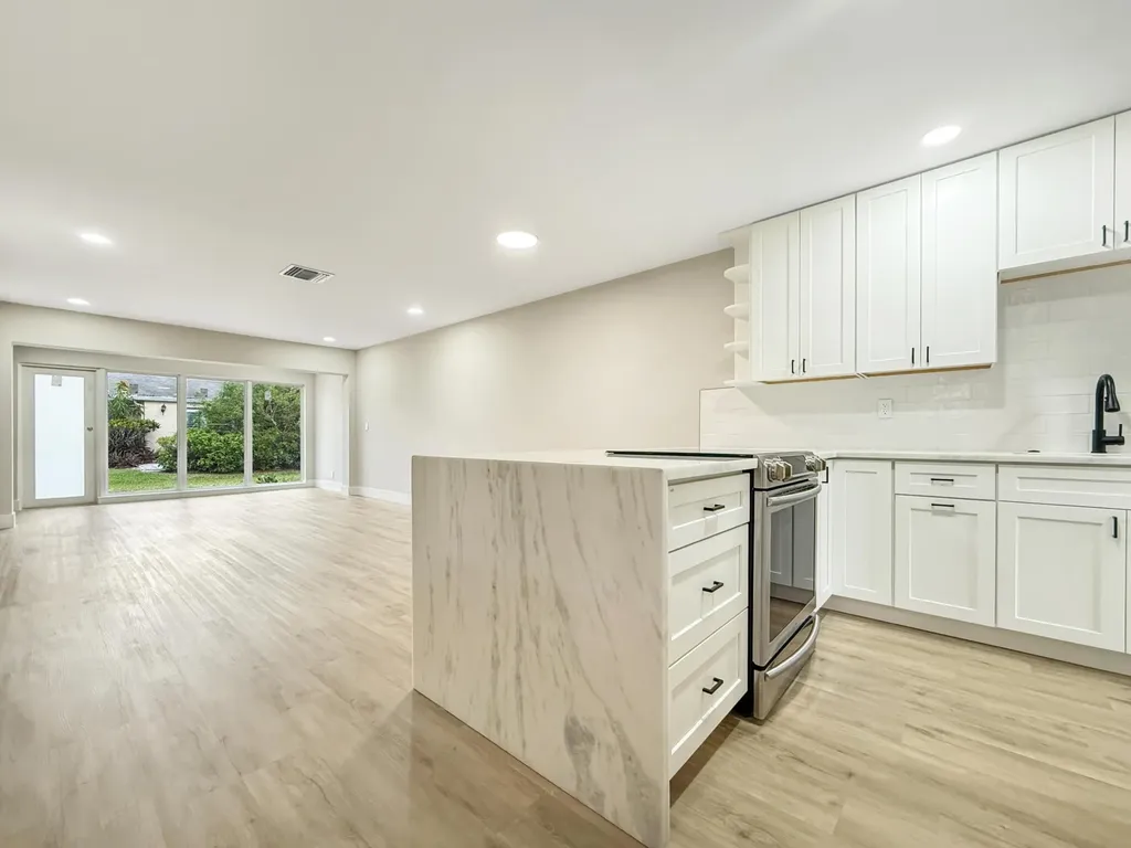 13735 Flora Place Delray Beach FL 33484