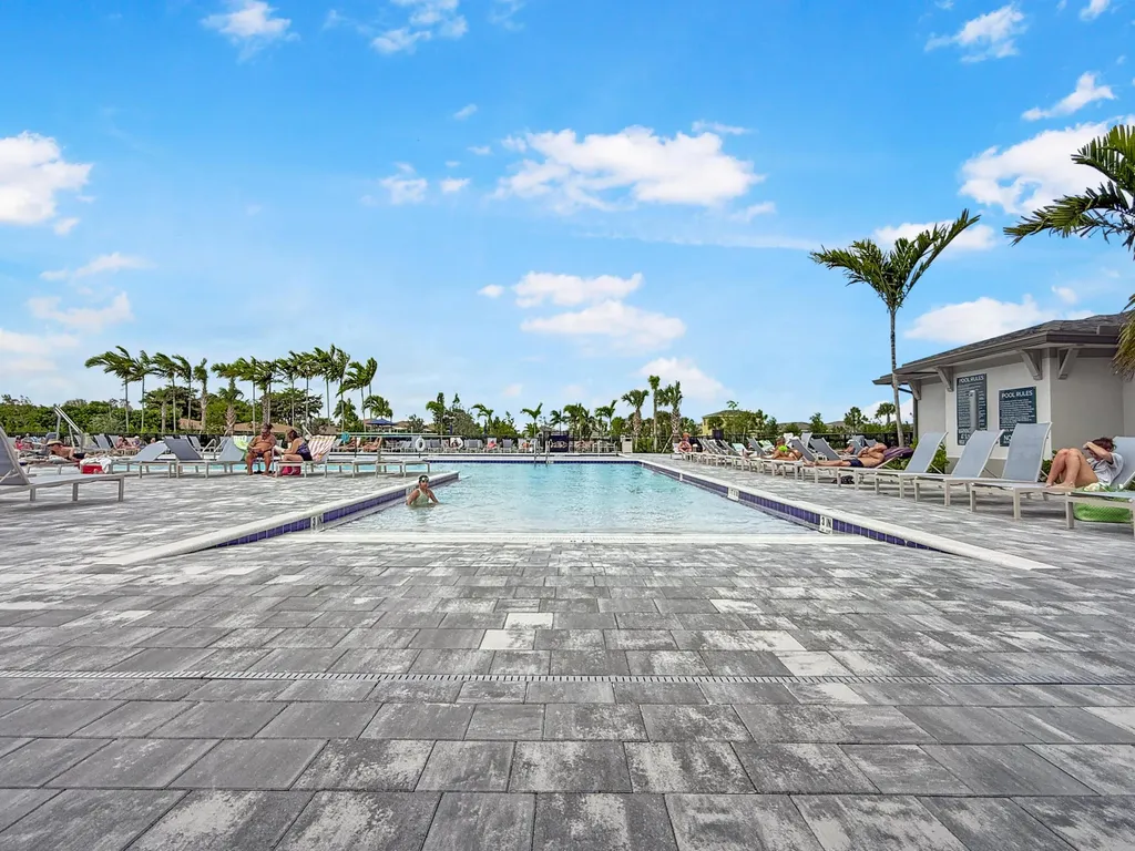 13735 Flora Place Delray Beach FL 33484