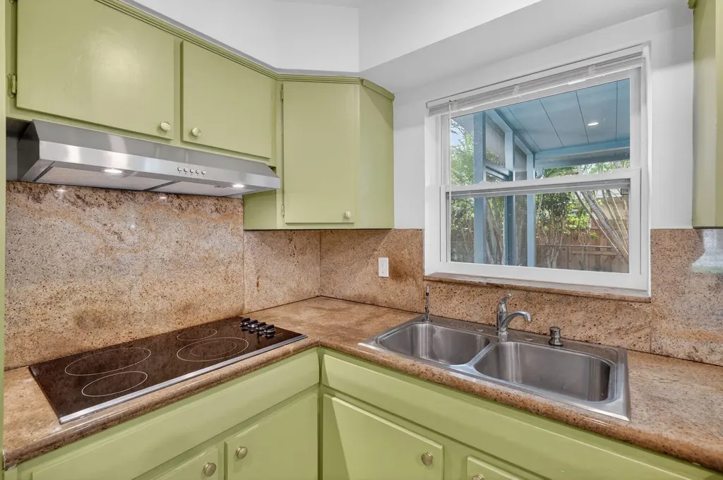 3140 NE 9th Avenue Pompano Beach FL 33064