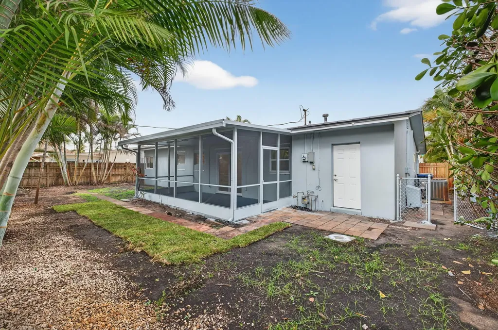 3140 NE 9th Avenue Pompano Beach FL 33064
