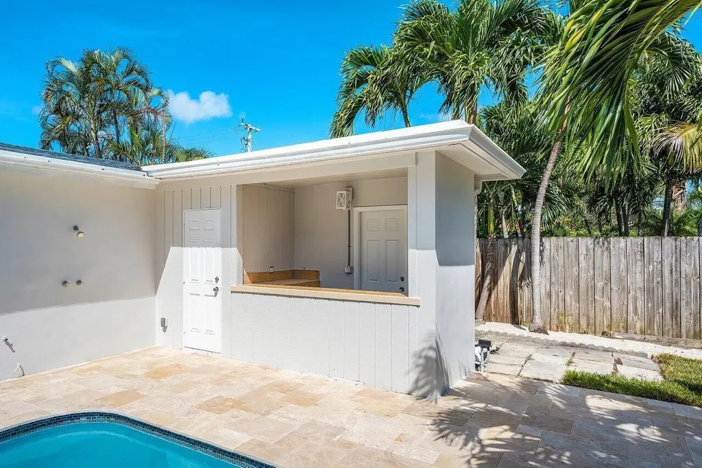 46 SW 9th Avenue Boca Raton FL 33486