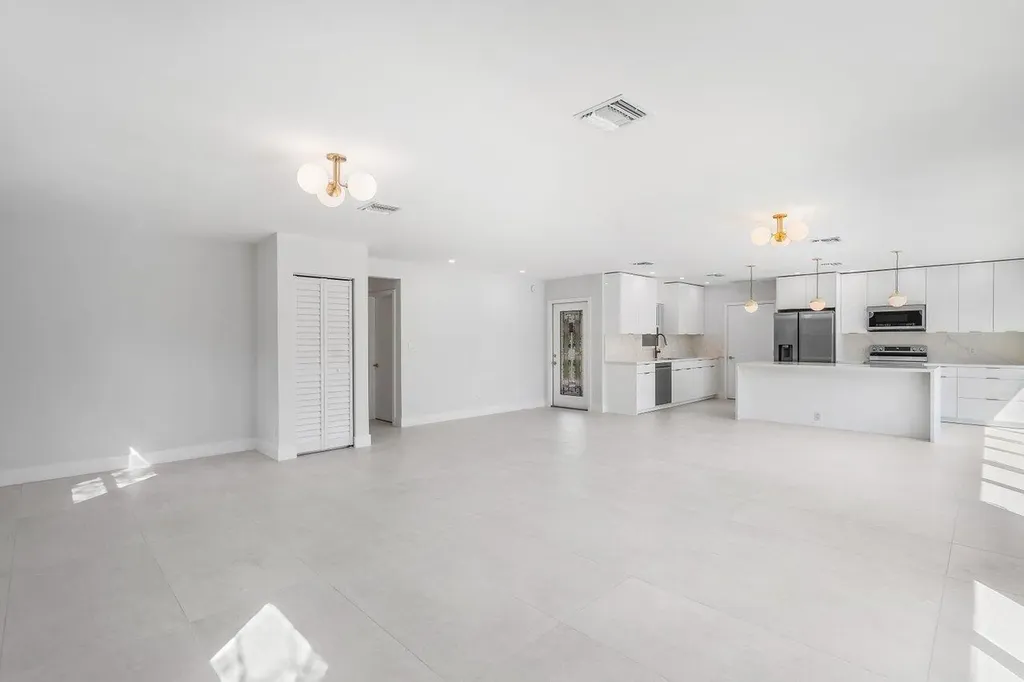 46 SW 9th Avenue Boca Raton FL 33486