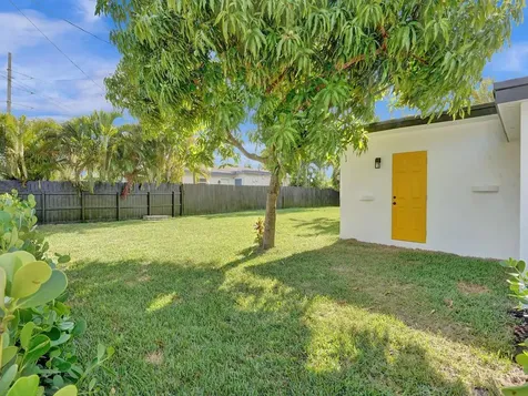 3661 NE 8th Avenue Oakland Park FL 33334