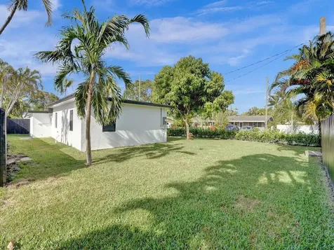 3661 NE 8th Avenue Oakland Park FL 33334