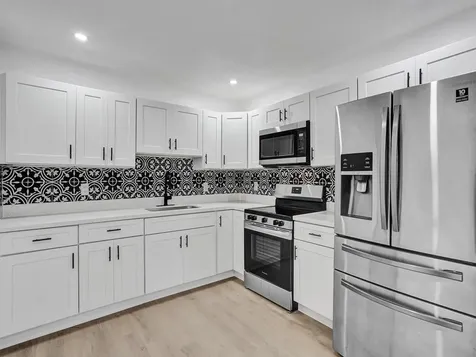 3661 NE 8th Avenue Oakland Park FL 33334