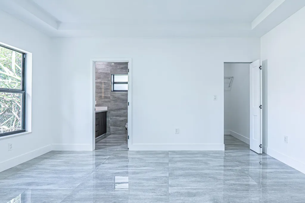 2725 NW 7th Street Fort Lauderdale FL 33311
