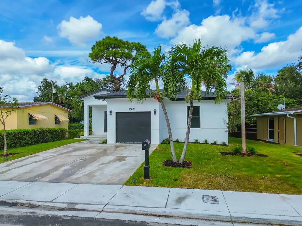 2725 NW 7th Street Fort Lauderdale FL 33311