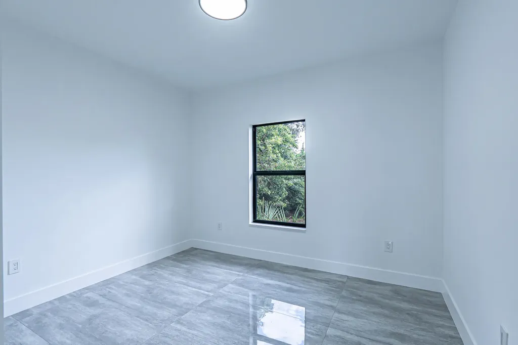2725 NW 7th Street Fort Lauderdale FL 33311