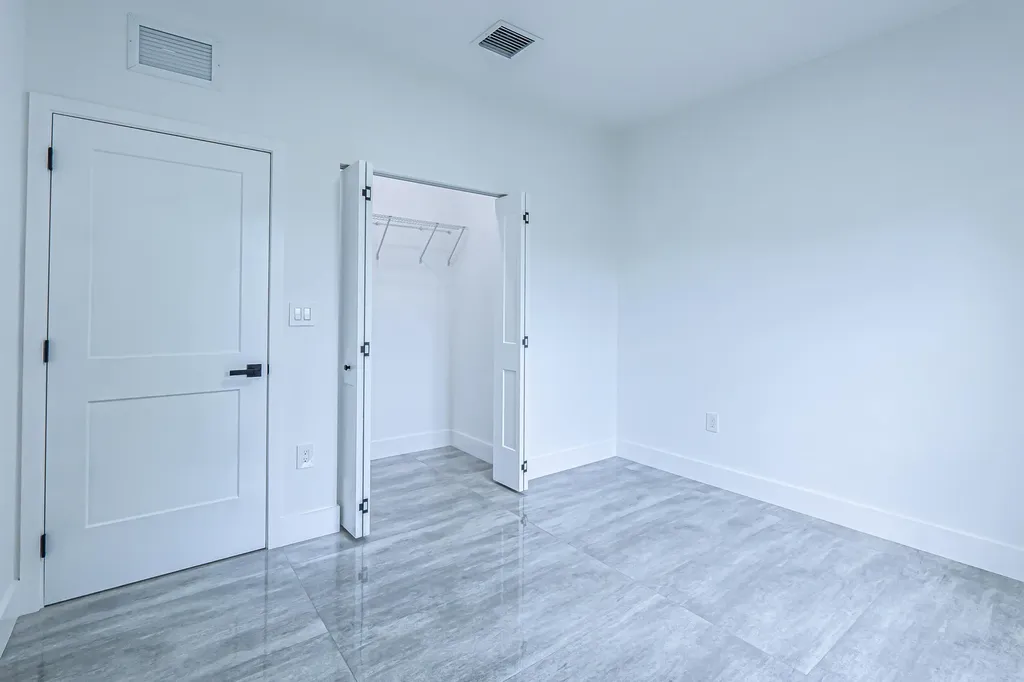2725 NW 7th Street Fort Lauderdale FL 33311